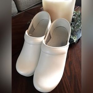 Dansko Women's Professional White 39 M